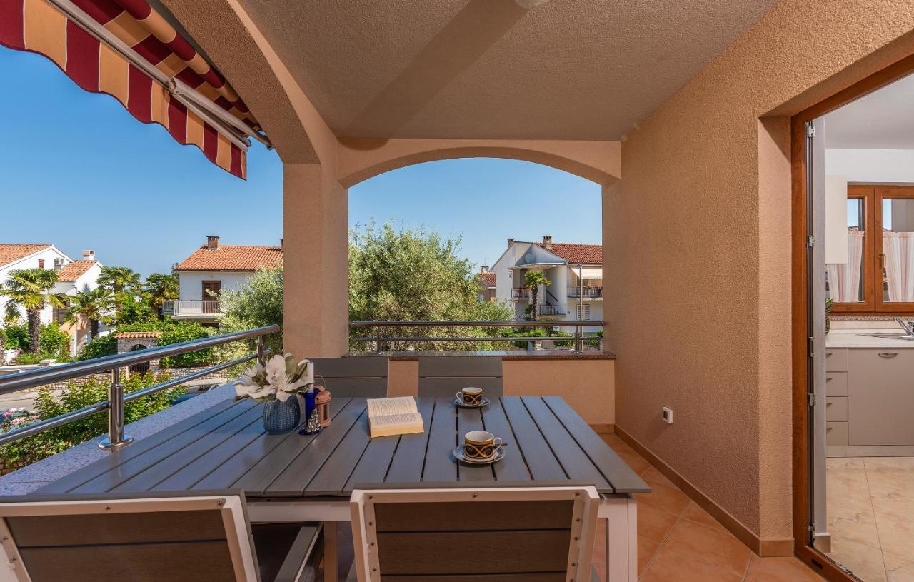 פורץ Apartments Villa Ana מראה חיצוני תמונה