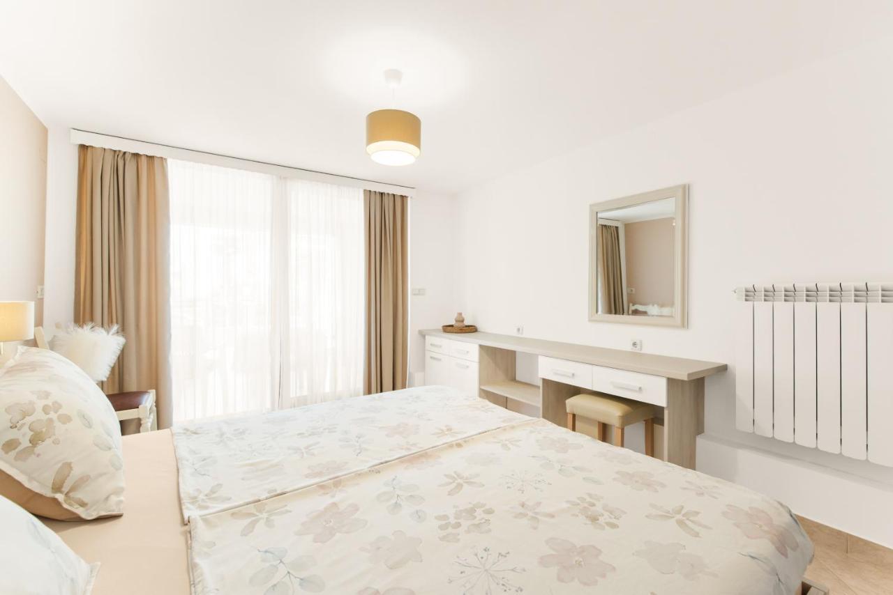 פורץ Apartments Villa Ana מראה חיצוני תמונה