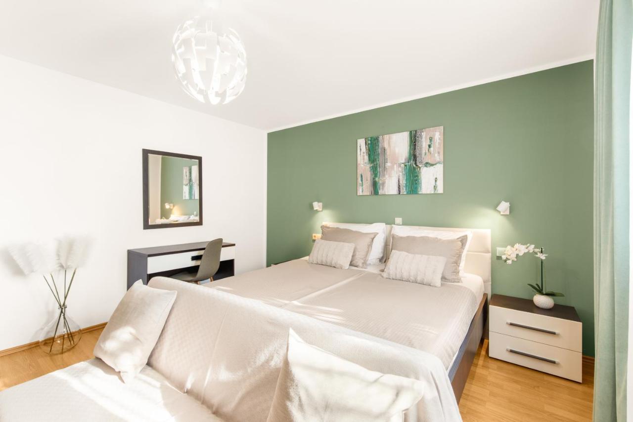 פורץ Apartments Villa Ana מראה חיצוני תמונה