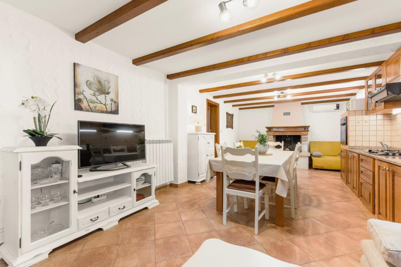 פורץ Apartments Villa Ana מראה חיצוני תמונה