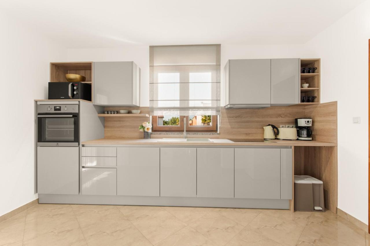 פורץ Apartments Villa Ana מראה חיצוני תמונה