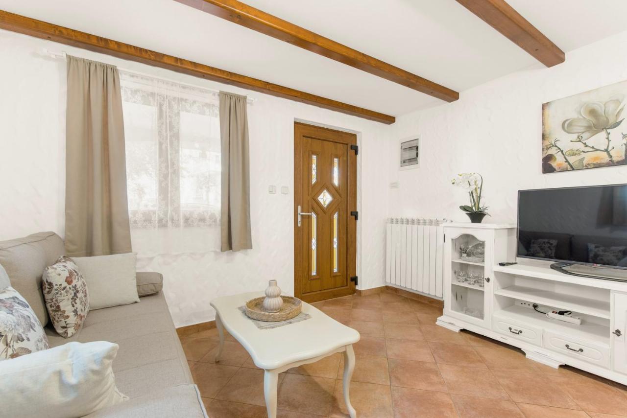 פורץ Apartments Villa Ana מראה חיצוני תמונה